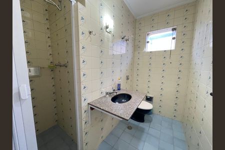 Banheiro 1  de casa à venda com 3 quartos, 121m² em Jardim Sao Jorge (raposo Tavares), São Paulo