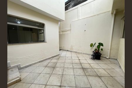 Casa para alugar com 121m², 3 quartos e 2 vagasQuintal