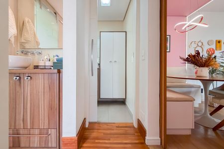 Apartamento à venda com 57m², 2 quartos e 1 vagaBanheiro Social