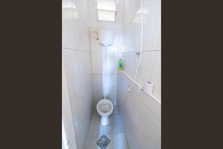 banheiro de kitnet/studio para alugar com 1 quarto, 40m² em Glória, Belo Horizonte