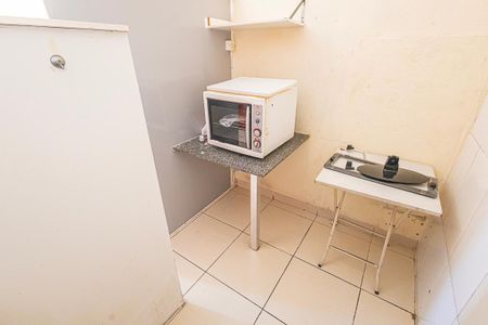 Sala / quarto / cozinha de kitnet/studio para alugar com 1 quarto, 40m² em Glória, Belo Horizonte
