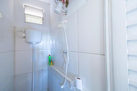 banheiro de kitnet/studio para alugar com 1 quarto, 40m² em Glória, Belo Horizonte