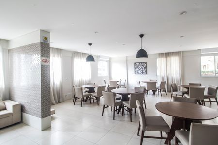 Apartamento para alugar com 61m², 2 quartos e 1 vaga Apartamento para alugar com 61m², 2 quartos e 1 vagaÁrea comum - Salão de festas