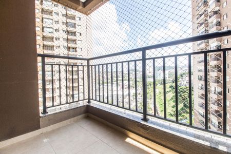 Varanda de apartamento para alugar com 2 quartos, 61m² em Jardim Tupanci, Barueri