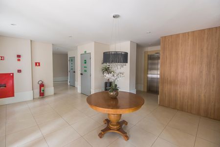 Apartamento para alugar com 61m², 2 quartos e 1 vagaHall social