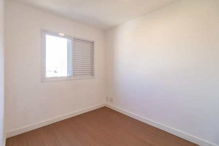 Quarto 2 de apartamento para alugar com 2 quartos, 75m² em Jardim Tupanci, Barueri