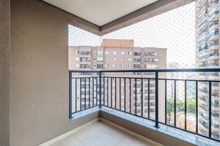 Sala de apartamento para alugar com 2 quartos, 75m² em Jardim Tupanci, Barueri