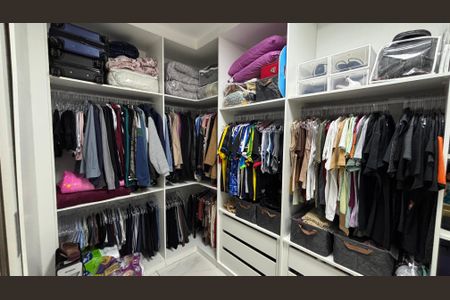 Casa à venda com 247m², 3 quartos e 7 vagasSuite Closet