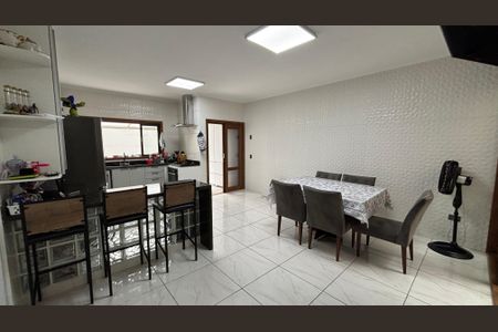 Casa à venda com 247m², 3 quartos e 7 vagasCozinha