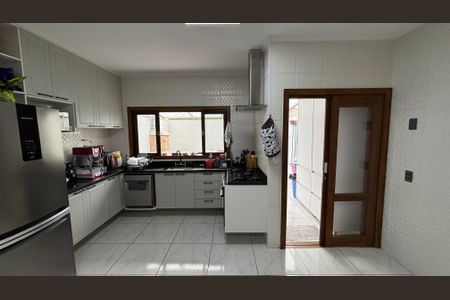 Casa à venda com 247m², 3 quartos e 7 vagasCozinha