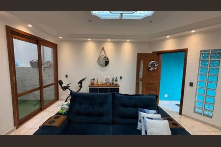 Sala de casa à venda com 3 quartos, 247m² em Parque Gerassi, Santo André