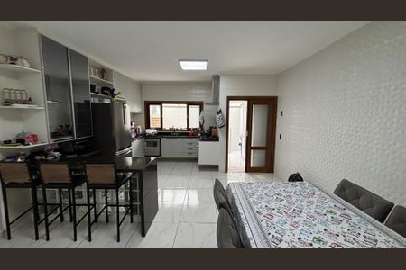 Casa à venda com 247m², 3 quartos e 7 vagasCozinha