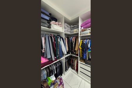 Casa à venda com 247m², 3 quartos e 7 vagasSuite Closet
