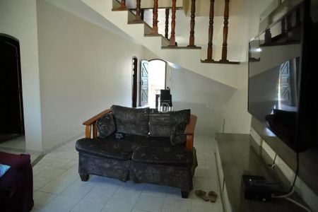 Casa à venda com 180m², 4 quartos e 4 vagas
