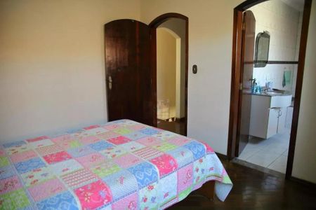 Casa à venda com 180m², 4 quartos e 4 vagas