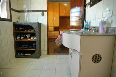 Casa à venda com 180m², 4 quartos e 4 vagas