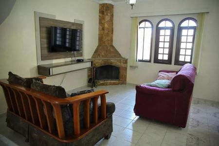 Casa à venda com 4 quartos, 180m² em Jardim Ipe, São Bernardo do Campo