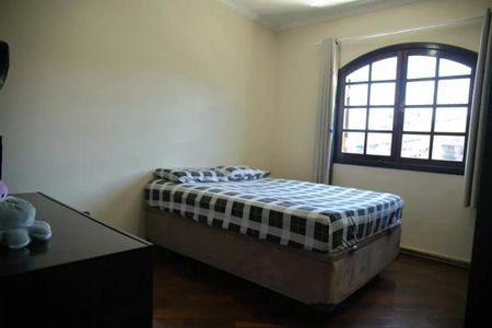 Casa à venda com 180m², 4 quartos e 4 vagas