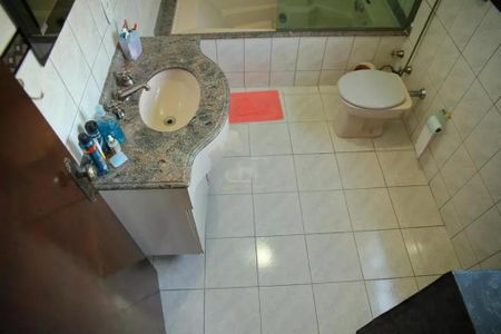 Casa à venda com 180m², 4 quartos e 4 vagas