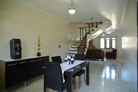Casa à venda com 180m², 4 quartos e 4 vagas