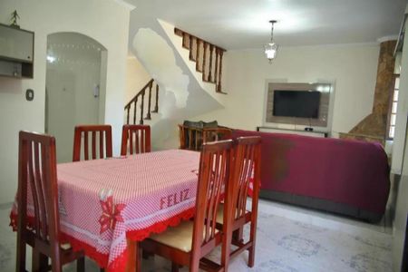 Casa à venda com 180m², 4 quartos e 4 vagas