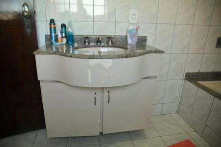 Casa à venda com 180m², 4 quartos e 4 vagas
