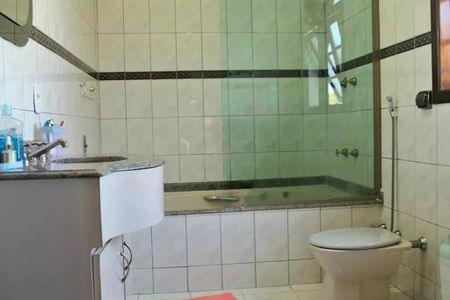 Casa à venda com 180m², 4 quartos e 4 vagas