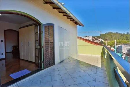 Casa à venda com 180m², 4 quartos e 4 vagas