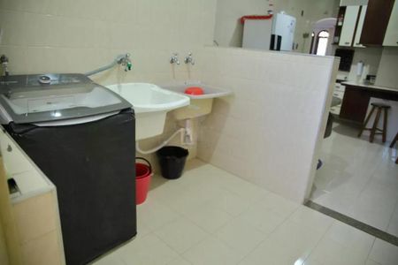 Casa à venda com 180m², 4 quartos e 4 vagas