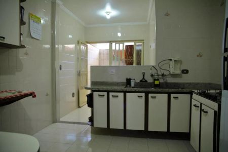 Casa à venda com 180m², 4 quartos e 4 vagas