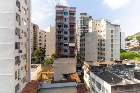 Vista da Sala de apartamento à venda com 2 quartos, 61m² em Icaraí, Niterói