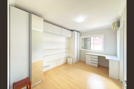 Casa de condomínio para alugar com 223m², 3 quartos e 2 vagasQuarto 2