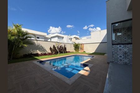 Casa à venda com 264m², 3 quartos e 4 vagas