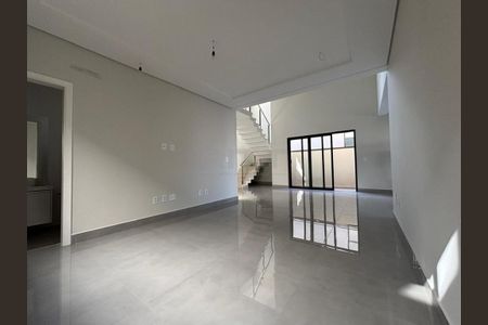 Casa à venda com 3 quartos, 264m² em Swiss Park, Campinas