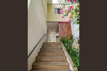Casa à venda com 3 quartos, 209m² em Vila Moinho Velho, São Paulo