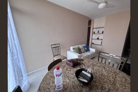 Sala de apartamento para alugar com 2 quartos, 57m² em Barra da Tijuca, Rio de Janeiro