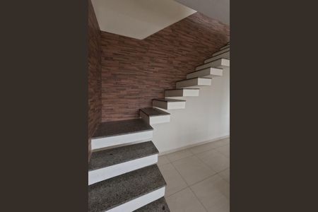 Apartamento para alugar com 201m², 3 quartos e 1 vagaEscadas desde o 1º Piso