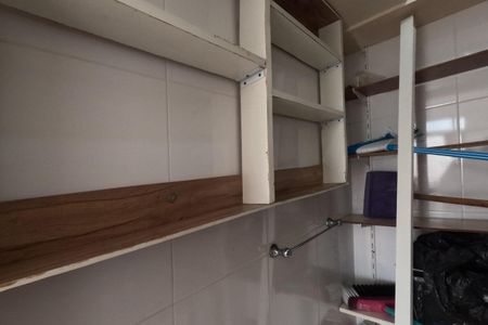 Apartamento para alugar com 201m², 3 quartos e 1 vagaBanheiro de Serviço (Depósito) - 1º Piso