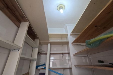 Apartamento para alugar com 201m², 3 quartos e 1 vagaBanheiro de Serviço (Depósito) - 1º Piso