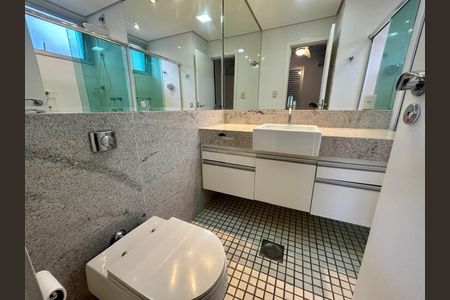 Apartamento à venda com 157m², 4 quartos e 2 vagas