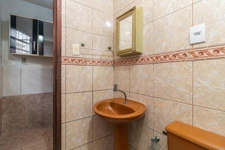 Casa para alugar com 80m², 3 quartos e 2 vagasBanheiro