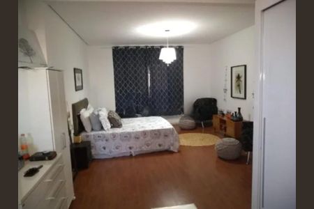Foto 10 de casa para alugar com 2 quartos, 360m² em Vila Espanhola, São Paulo