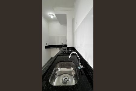 Apartamento à venda com 33m², 2 quartos e 1 vaga Apartamento à venda com 33m², 2 quartos e 1 vagaCozinha e Área de Serviço