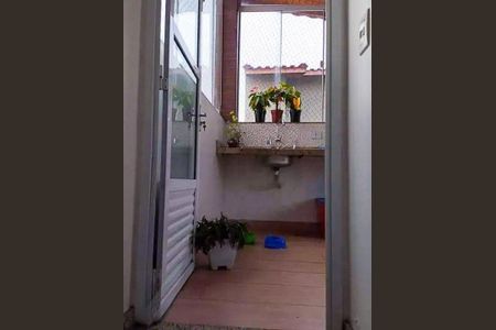 Casa à venda com 67m², 2 quartos e 1 vaga