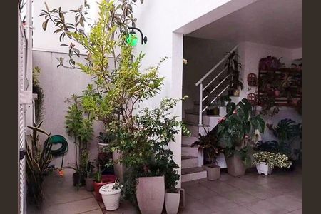 Casa à venda com 67m², 2 quartos e 1 vaga
