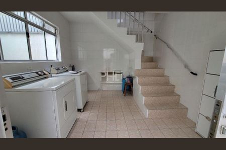Casa à venda com 209m², 3 quartos e 3 vagas