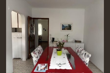 Casa à venda com 209m², 3 quartos e 3 vagas