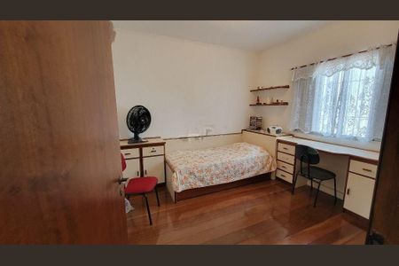 Casa à venda com 209m², 3 quartos e 3 vagas