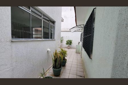 Casa à venda com 209m², 3 quartos e 3 vagas