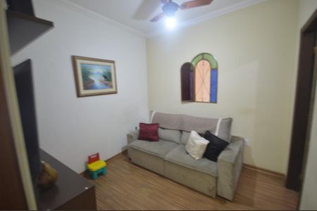 Casa à venda com 3 quartos, 360m² em Copacabana, Belo Horizonte